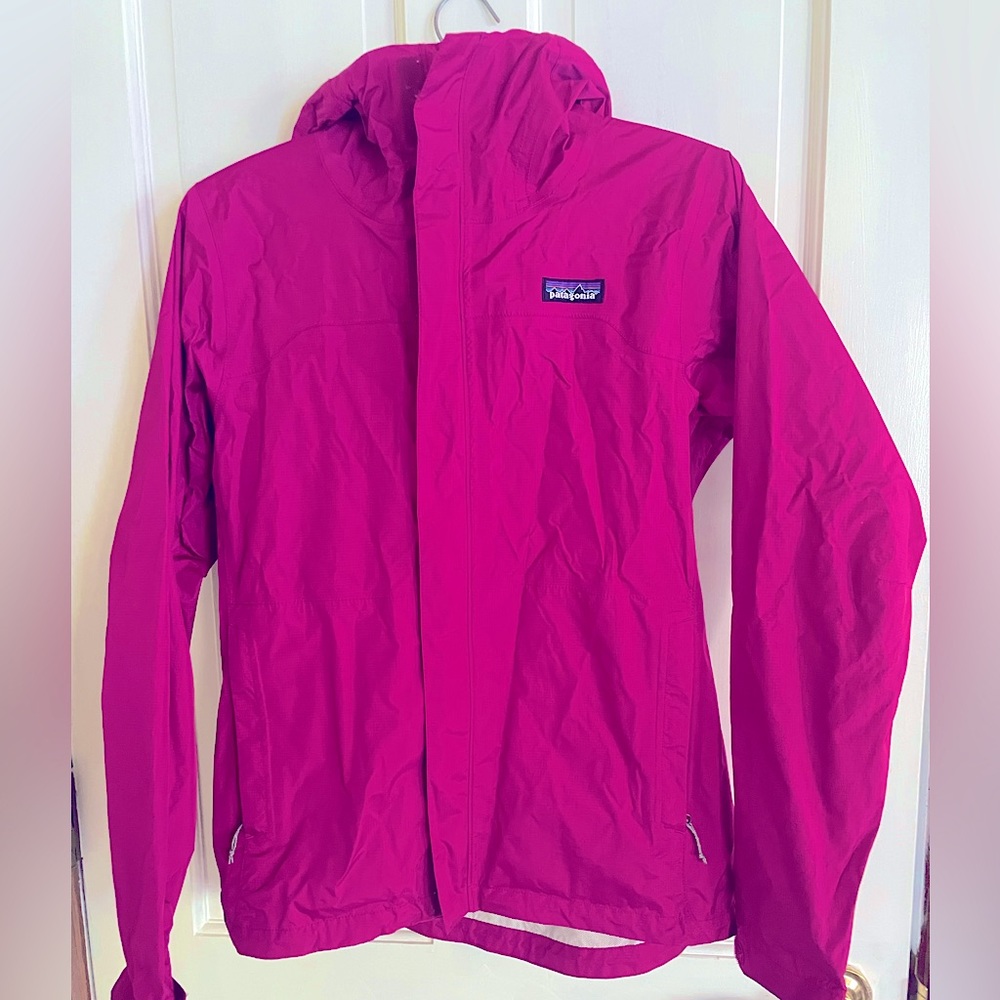 Patagonia windbreaker rain jacket magenta size medium